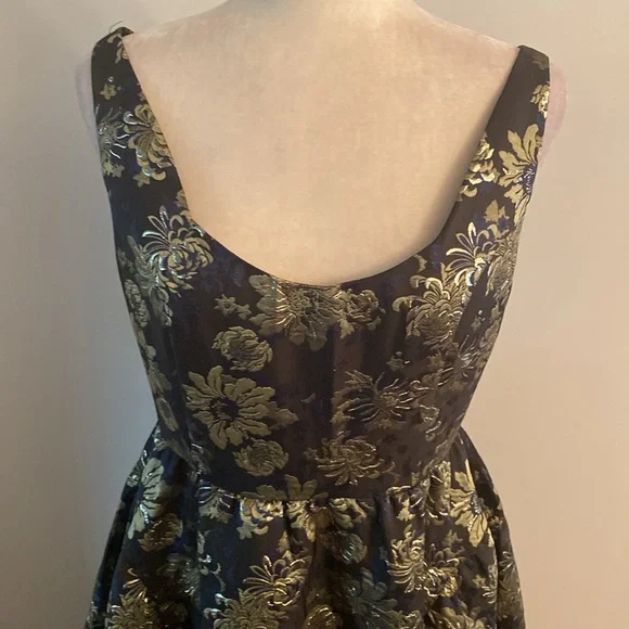 Venus size 4 fit and flare party dress - Picture 2 of 12